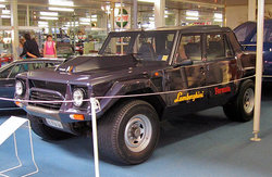 Lambo LM002.jpg