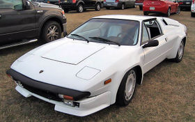 Lamborghini Jalpa front.jpg